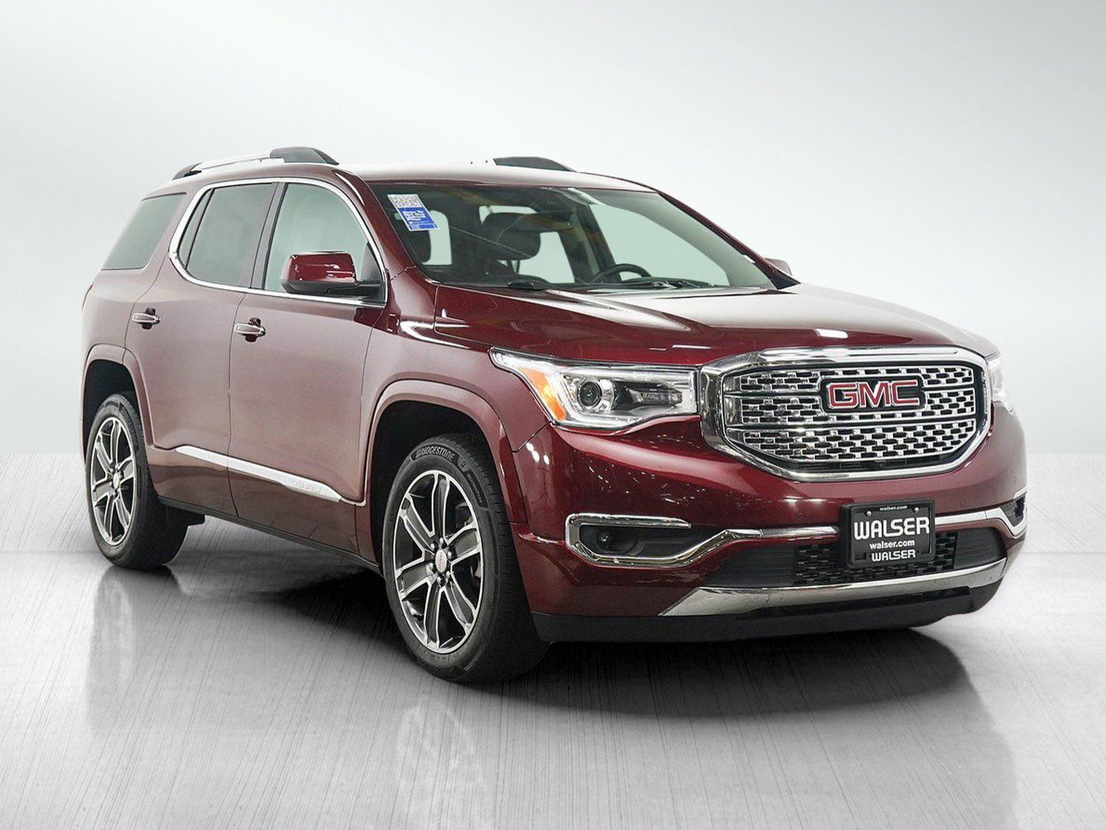 Used 2017 GMC Acadia Denali w/ Technology Package AWD/4WD image 7