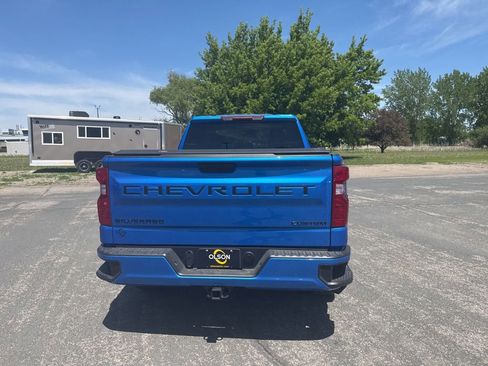 Used 2025 Chevrolet Silverado 1500 Custom w/ Turbomax Blackout Package AWD/4WD image 4