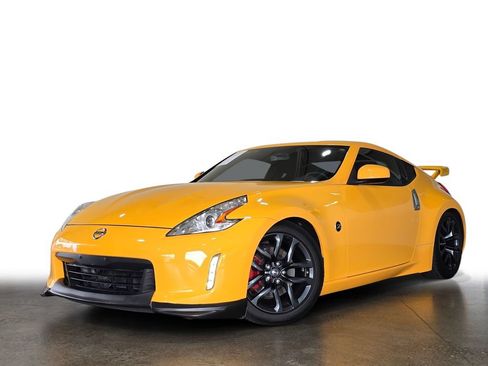 Used 2017 Nissan 370Z Coupe RWD image 1