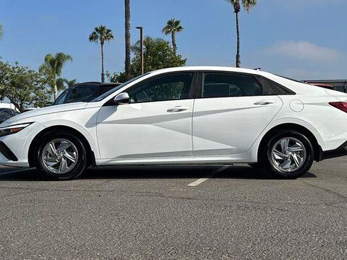 Certified 2026 Hyundai Elantra SE FWD image 7