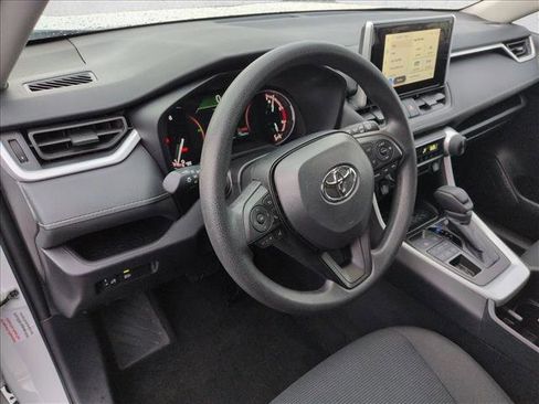 Used 2025 Toyota RAV4 LE image 10