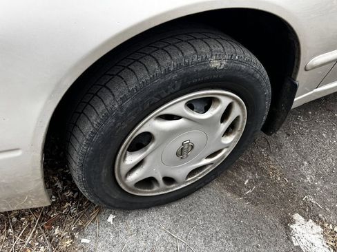 Used 1997 Nissan Altima XE image 3