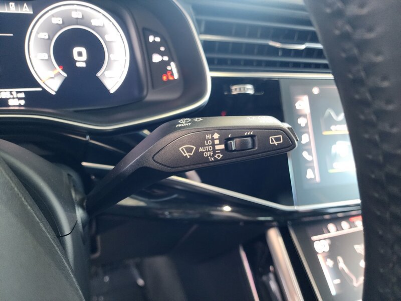 Used 2019 Audi Q8 Prestige w/ Luxury Package AWD/4WD image 41