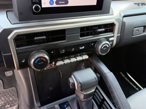 Used 2024 Toyota Tacoma SR5 AWD/4WD image 25
