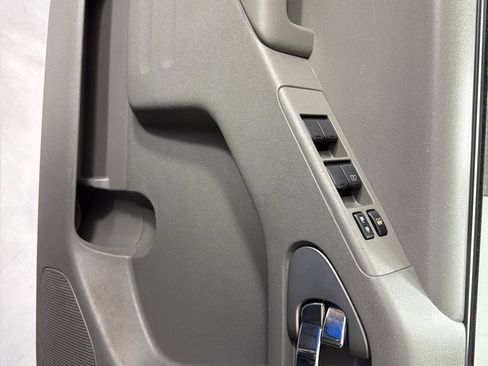 Used 2019 Nissan Frontier SV AWD/4WD image 9