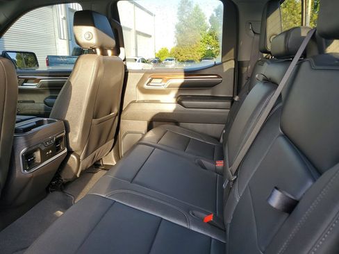 Used 2024 GMC Sierra 1500 SLT w/ SLT Premium Package AWD/4WD image 12