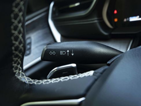Used 2022 Jeep Grand Cherokee Limited RWD image 22