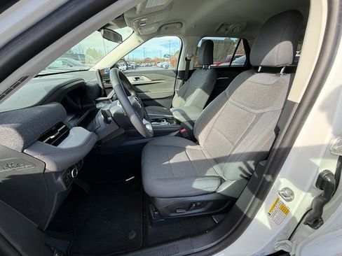 New 2025 Ford Explorer Active image 9