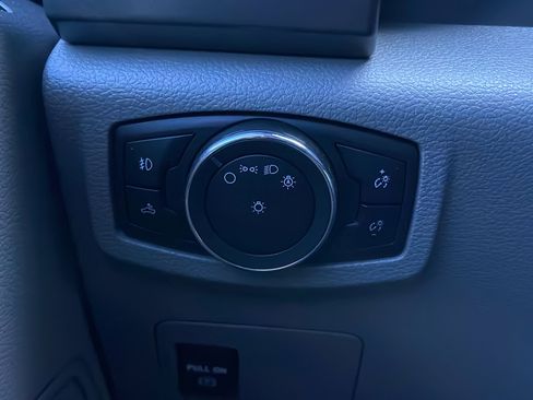 Used 2018 Ford F150 XLT AWD/4WD image 18