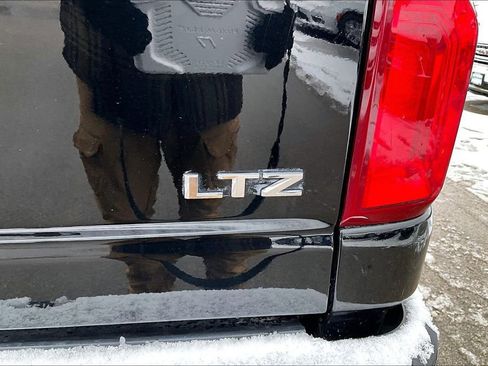 Used 2022 Chevrolet Silverado 2500 LTZ w/ Z71 Chrome Sport Edition image 22