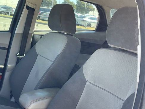 Used 2014 Ford Focus SE FWD image 14