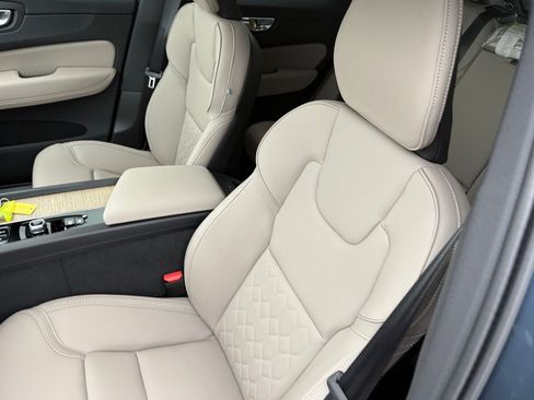 New 2026 Volvo XC60 B5 Plus w/ Protection Package Premier AWD/4WD image 20
