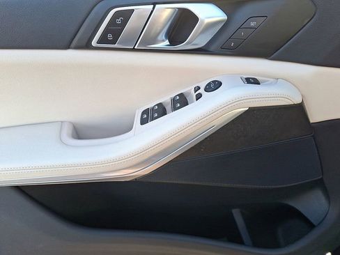 Certified 2022 BMW X5 xDrive40i w/ Premium Package image 12