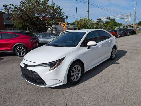 Used 2023 Toyota Corolla LE FWD image 3