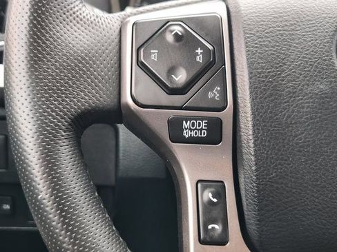 Used 2022 Toyota Tacoma SR5 RWD image 28