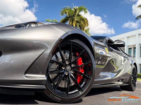 Used 2018 Ferrari 812 Superfast RWD image 11