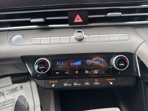 Used 2023 Hyundai Elantra SEL w/ Convenience Package image 23