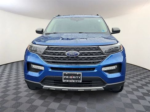 Used 2020 Ford Explorer XLT w/ Equipment Group 202A image 2