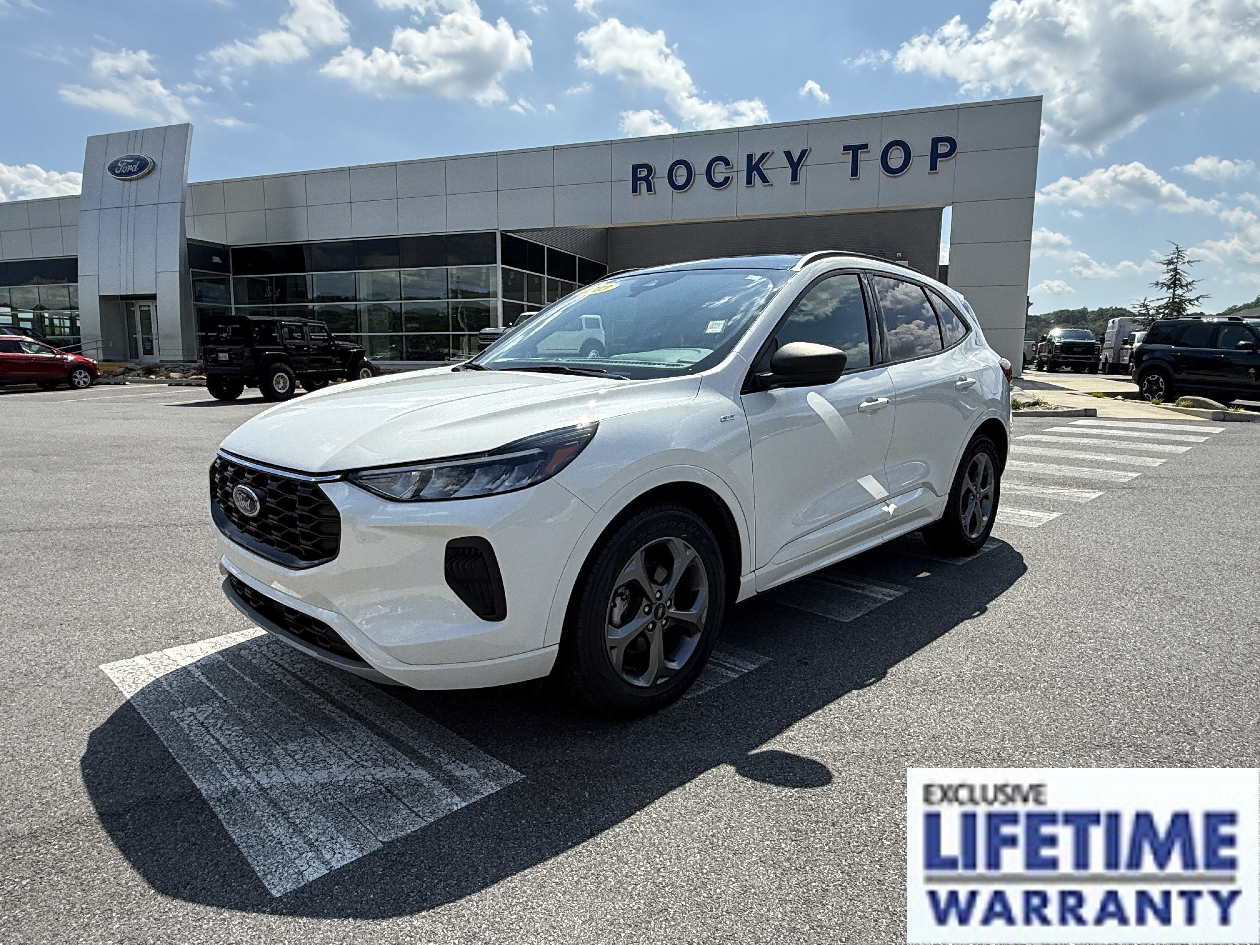 Used 2023 Ford Escape ST-Line w/ Tech Pack #1 AWD/4WD image 1