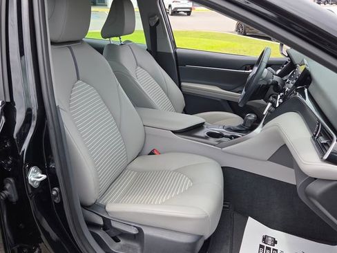 Used 2023 Toyota Camry SE FWD image 15
