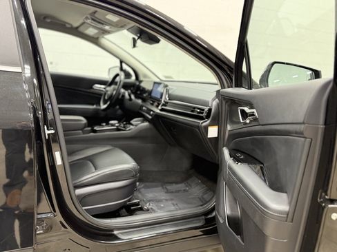 Used 2023 Kia Sportage EX image 35