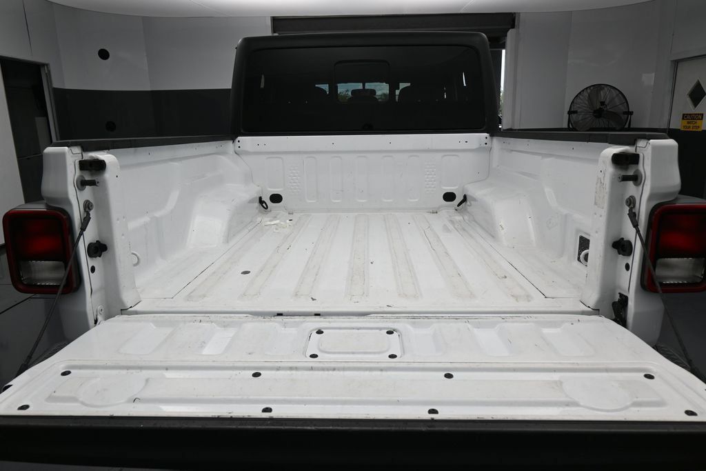 Used 2021 Jeep Gladiator Sport AWD/4WD image 31