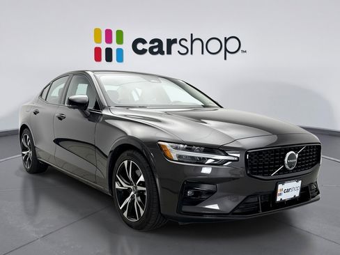Used 2025 Volvo S60 B5 Plus image 7