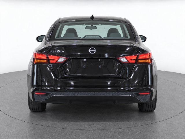 Used 2025 Nissan Altima 2.5 SV FWD image 3