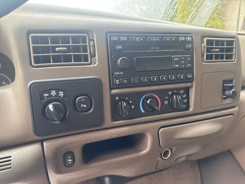 Used 2003 Ford F250 XL image 21