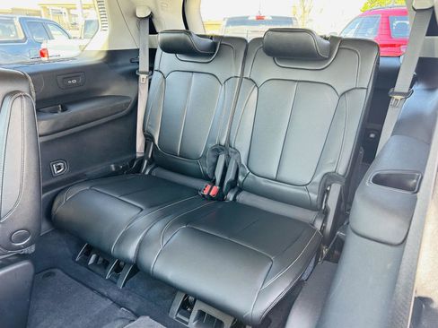 Used 2023 Jeep Grand Cherokee L Limited w/ Black Appearance Package image 31