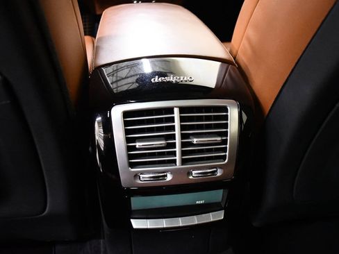 Used 2013 Mercedes-Benz S 63 AMG image 23