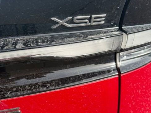 Used 2024 Toyota Prius Prime XSE Premium image 9