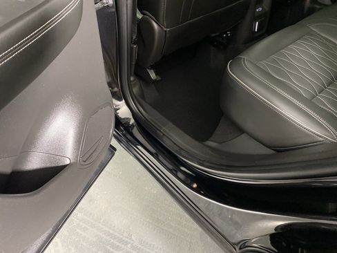 Used 2021 Buick Envision Avenir w/ Technology Package II image 25