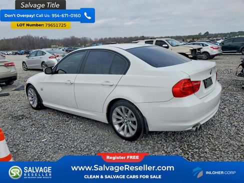 Used 2011 BMW 328i xDrive Sedan image 3