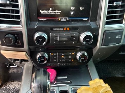 Used 2015 Ford F150 Lariat w/ Equipment Group 502A Luxury AWD/4WD image 5