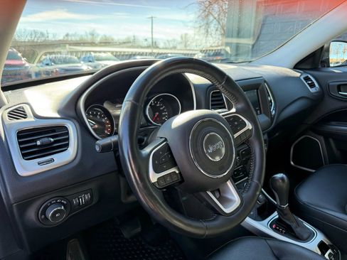 Used 2018 Jeep Compass Latitude w/ Popular Equipment Group image 11