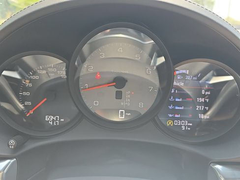 Certified 2023 Porsche 718 Cayman S RWD image 20