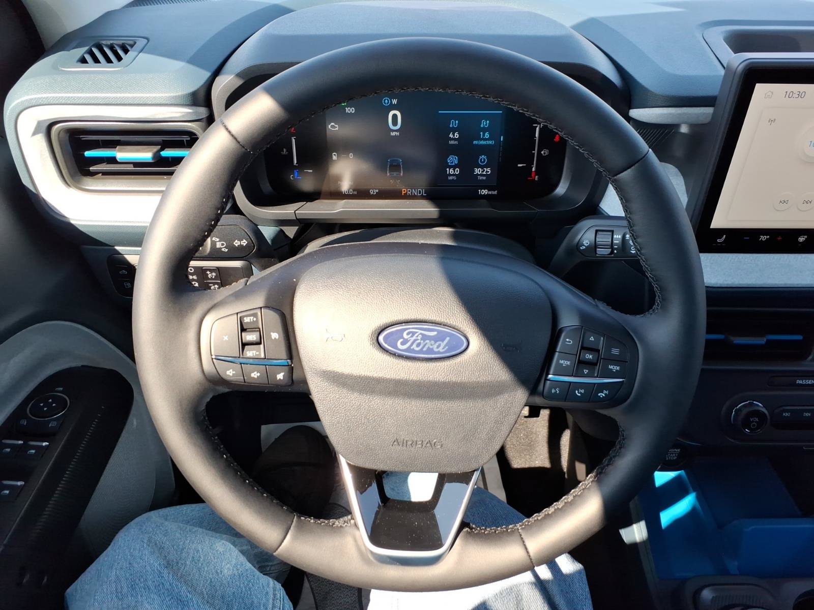 New 2026 Ford Maverick XLT w/ XLT Luxury Package FWD image 18