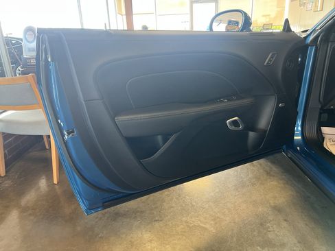 Used 2023 Dodge Challenger R/T w/ T/A Package image 9