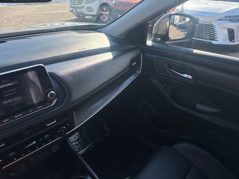 Used 2024 Nissan Rogue SV w/ SV Premium Package image 27