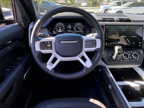 New 2026 Land Rover Defender 110 X-Dynamic SE AWD/4WD image 15