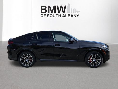 New 2026 BMW X6 xDrive40i image 3