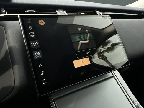 Used 2024 Land Rover Range Rover Velar S image 27