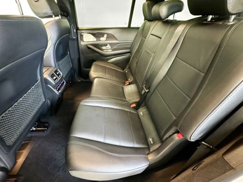 Used 2022 Mercedes-Benz GLS 450 4MATIC image 23