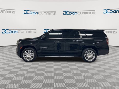 Used 2024 Chevrolet Suburban High Country image 5