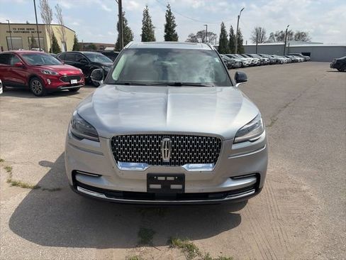 Used 2024 Lincoln Aviator 2WD w/ Premium Package image 9