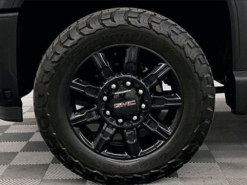 Used 2024 GMC Sierra 2500 AT4 w/ AT4 Premium Plus Package image 9