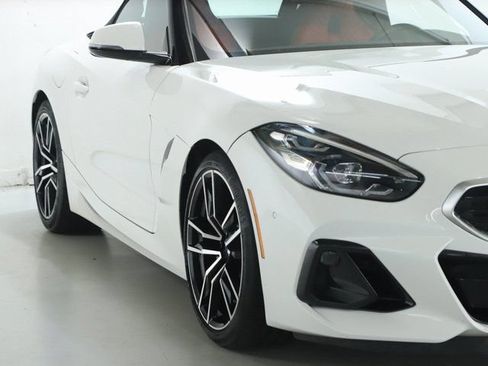 Certified 2023 BMW Z4 sDrive30i w/ Premium Package RWD image 9