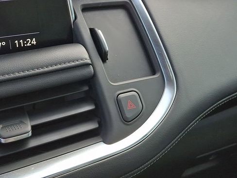 Used 2021 Chevrolet Suburban LT image 32