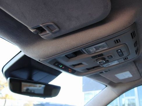 Used 2022 Cadillac Escalade ESV Premium Luxury Platinum image 32